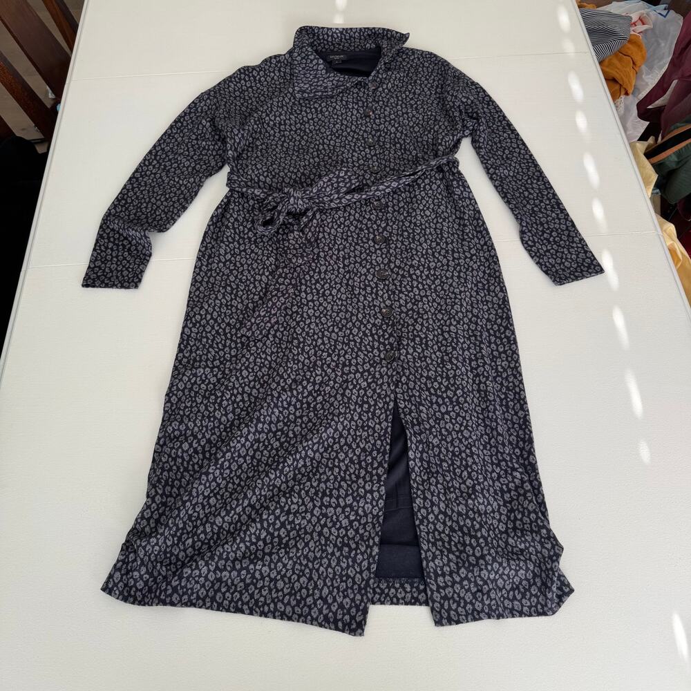 Ann Taylor. Petite Grey Leopard Midi Length Button Front Dress Belted Size 2P